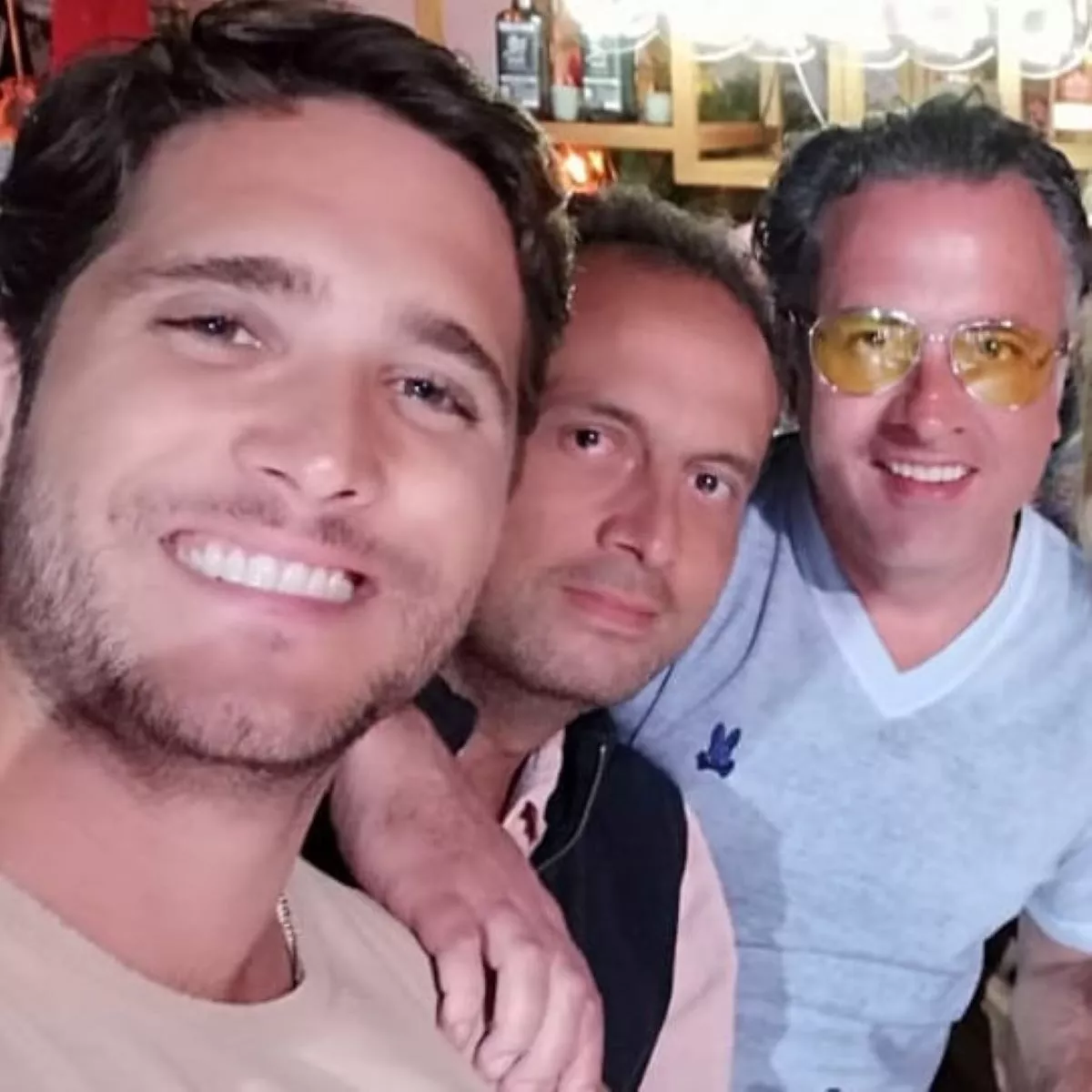 Diego Boneta y los hermanos Zedillo