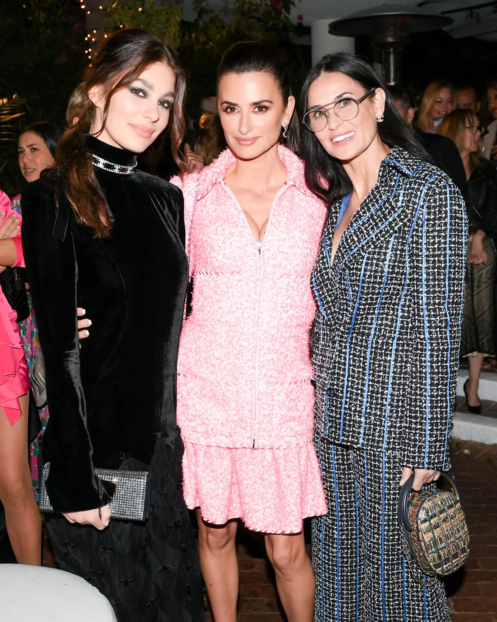 31_Camila_MORRONE_Penelope_CRUZ_Demi_MOORE_CHANEL_Charles_FINCH_PreOscarsDinner_2020_LD.jpg