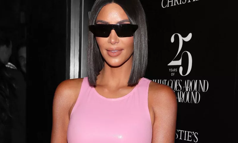 kim-kardashian-ferrari