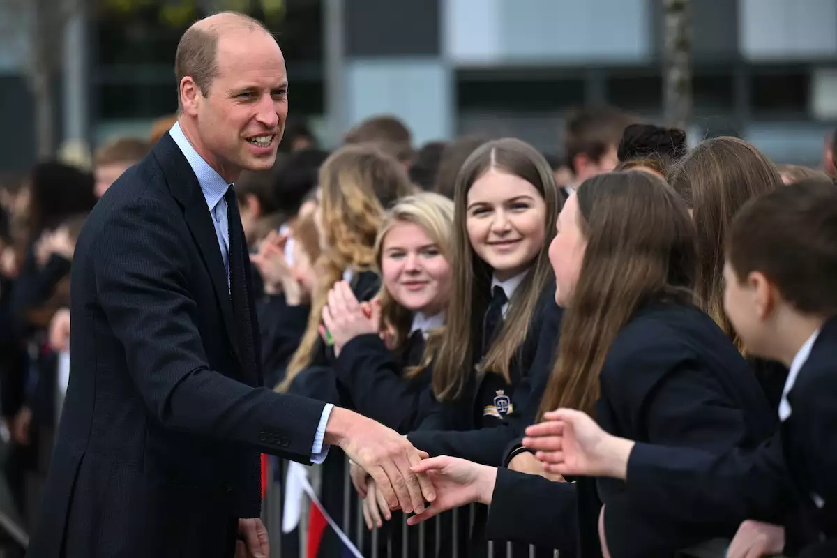 Príncipe William visita St. Michael's Church of England High School