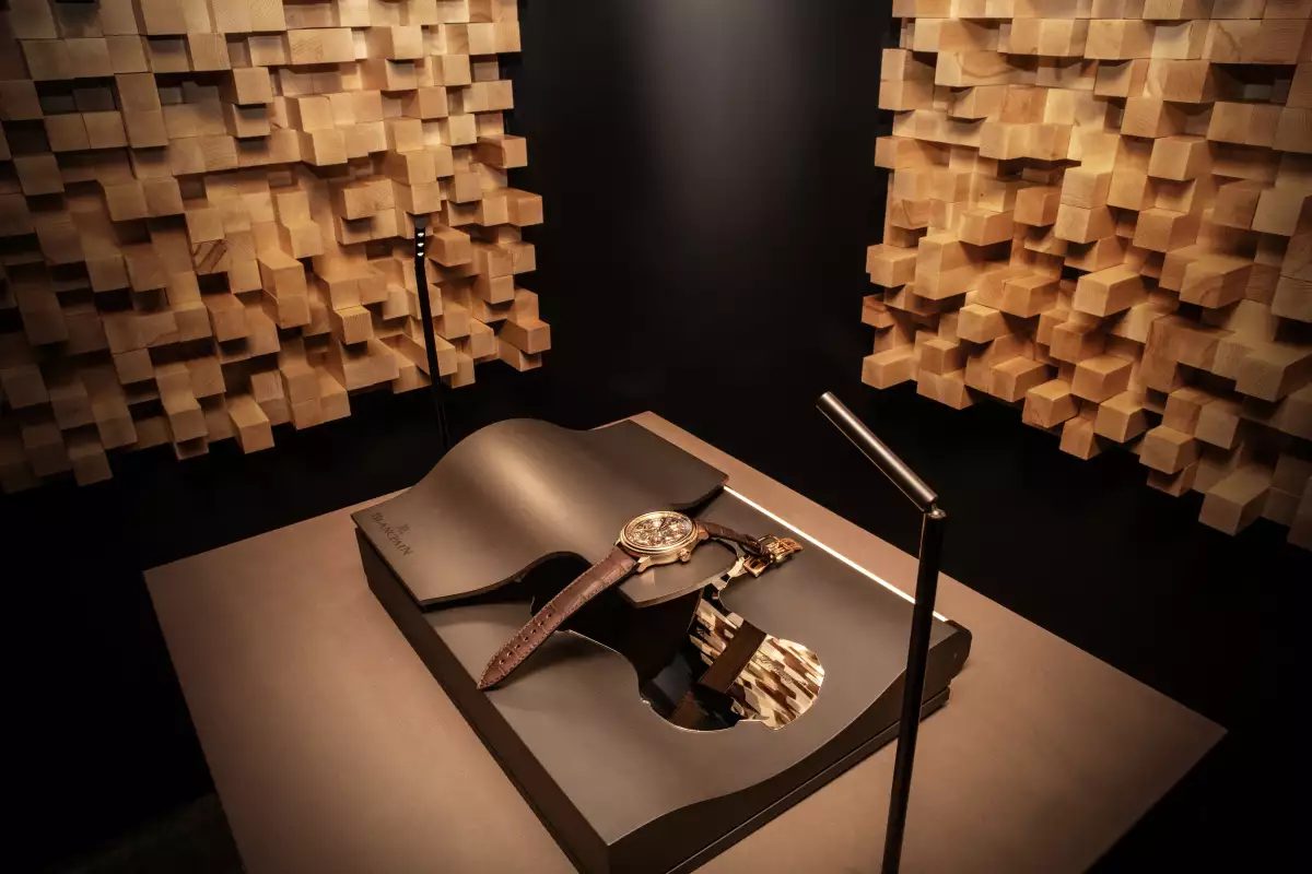 Grande Double Sonnerie in the acoustic chamber