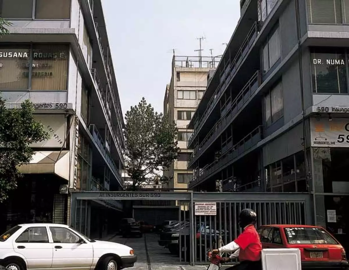 En este edicifio de Insurgentes Sur vivió El Sol.