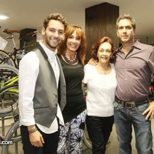 Alan y Jenny Huber,Rebeca y Samuel Suchowiecky