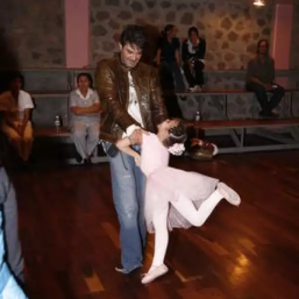 Mauricio Islas, Camila Islas