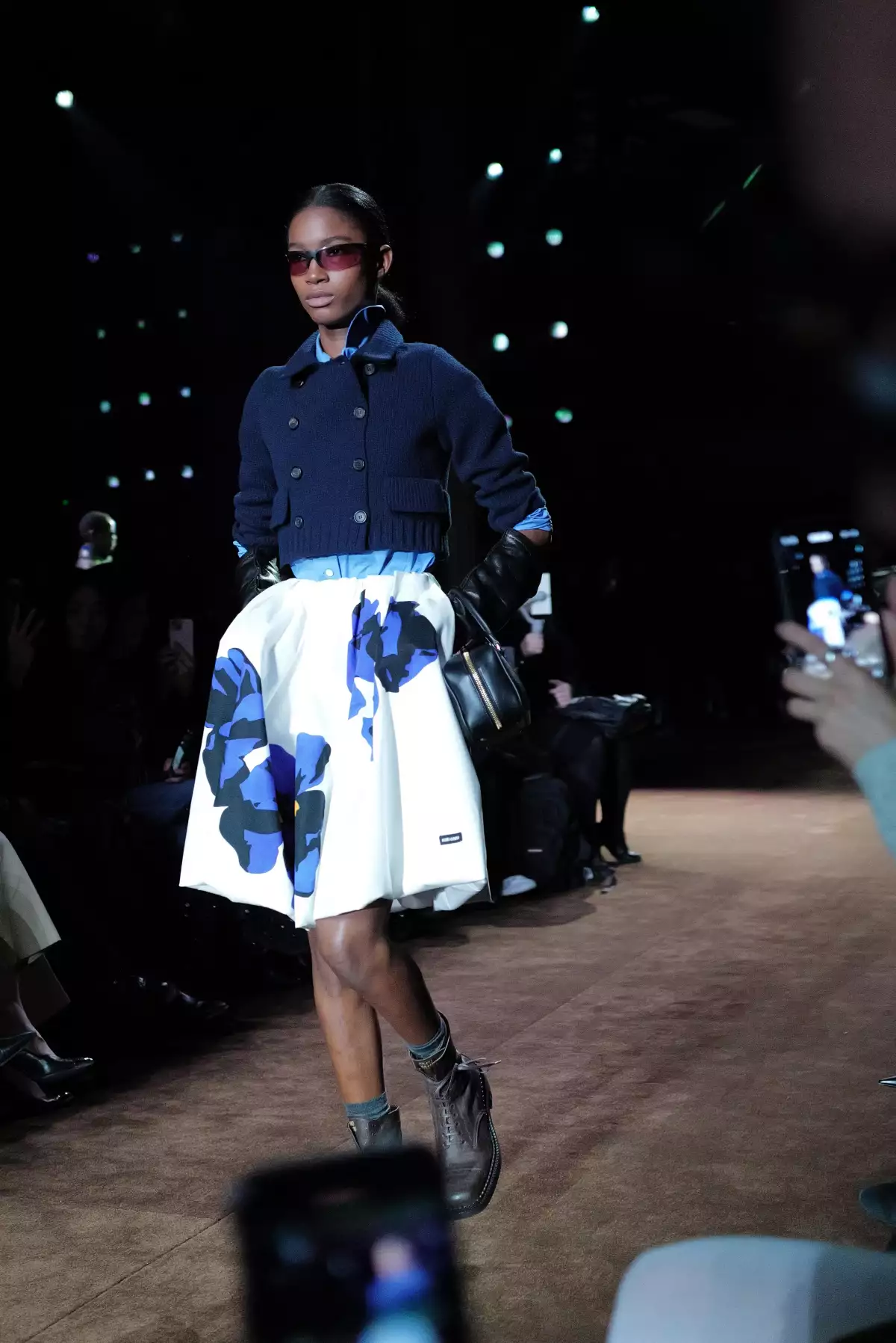 Miu Miu vuelve a cambiar las reglas de las faldas y de la edad