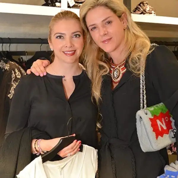 Lara y Bety Sámano.