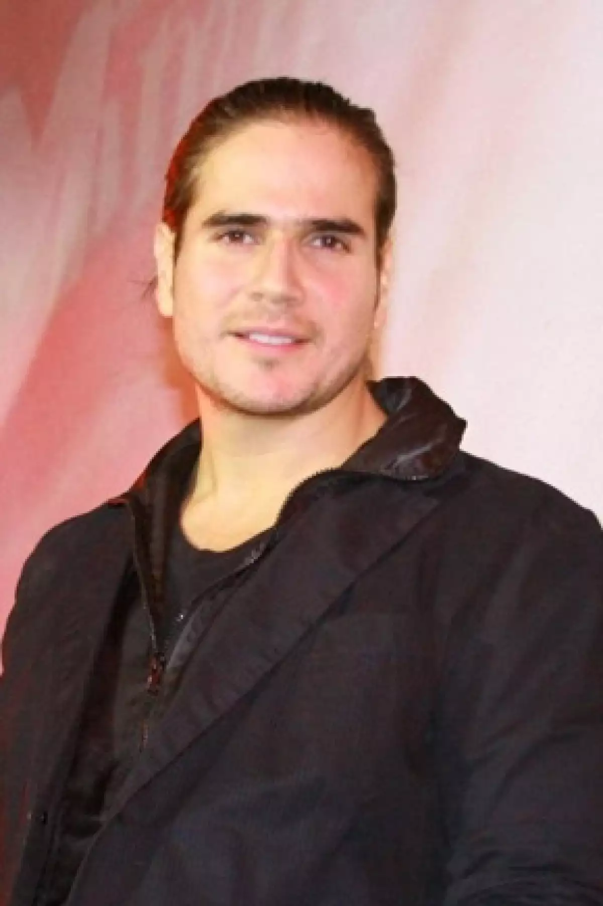 Este año la cantante regresa a la telelvisión como la protagonista de "La Gata" junto a Daniel Arenas. Del amor, la joven no comenta mucho pero no puede evitar sonreír al ser cuestionada del tema.