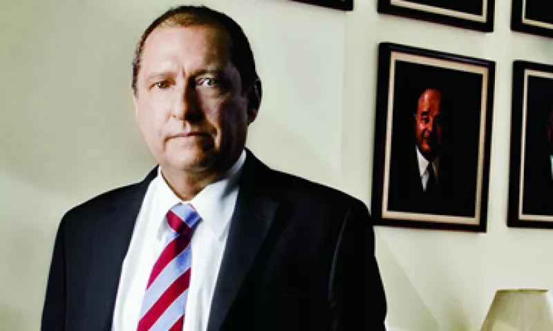 La falta de apoyo a la CFC por parte del gobierno federal llevó al presidente de la comisión, Eduardo Pérez Motta, ha buscar respaldo en otros órganos reguladores como la Cofetel.  (Foto: Alfredo Pelcastre- Mondaphoto)