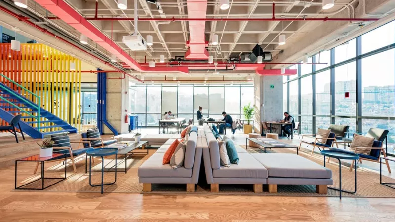 we work tomado de su página.jpg