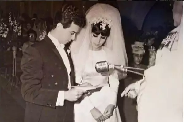 Andrea compartió orgullosa que sus papás cumplián 50 años de casados.