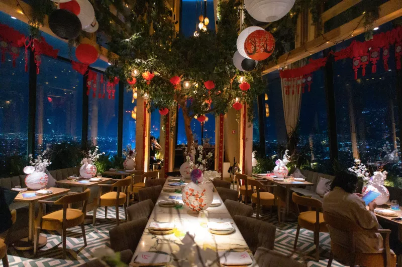 Foto del restaurante Ling Ling en CDMX, en el piso 56 de la Torre Chapultepec Uno, que sirve comida asiática fusión.