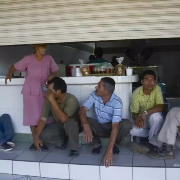 Autodefensas ingresan a Nueva Italia