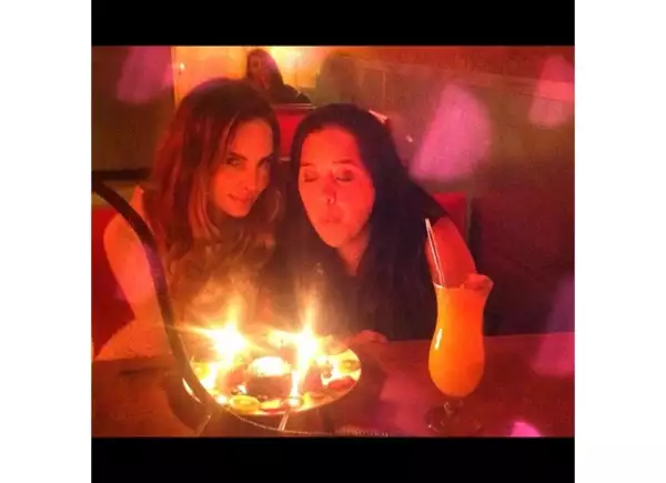 Así festejó Belinda a su amiga.