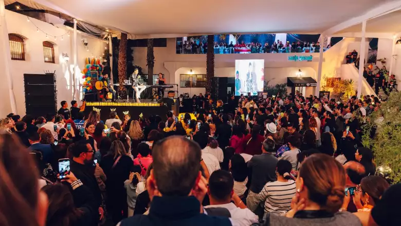 Carlos Rivera celebra 20 años de carrera en la Expo Riverista Fan Fest en Huamantla Tlaxcala