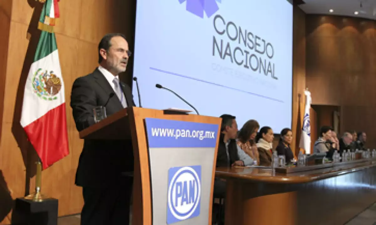 El líder panista calificó las supuestas acciones del PRI como una forma incorrecta de ganar la elección pasada. (Foto: Notimex)