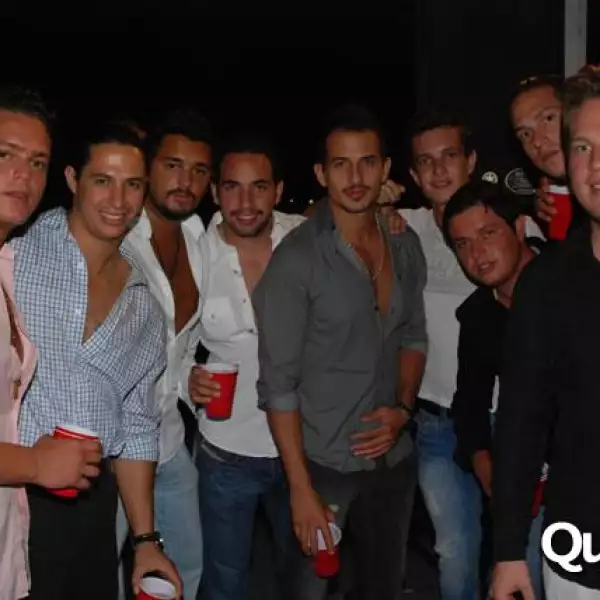 Fiesta en yate de Marcos Constandse