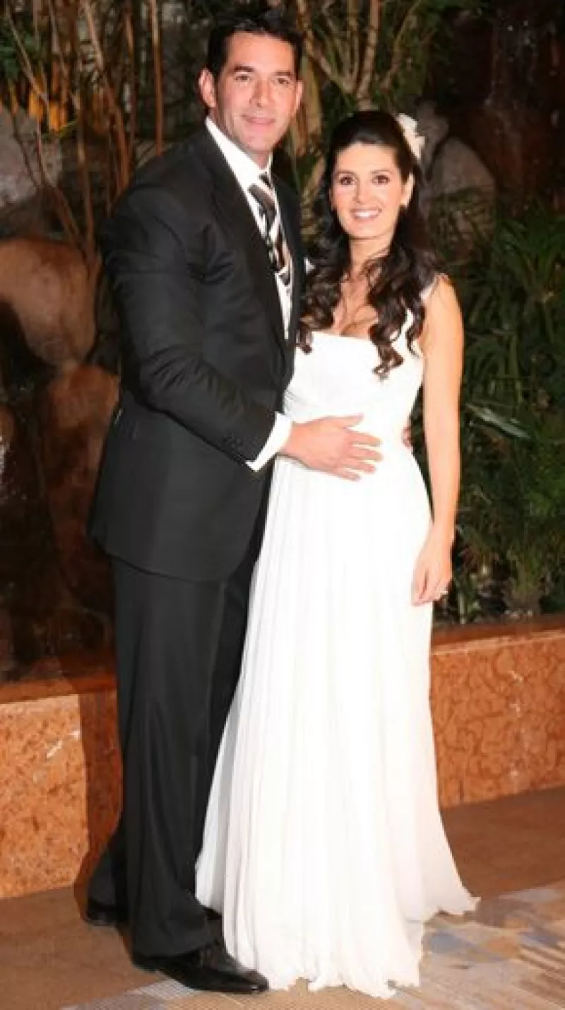 La bebé complementará la familia también integrada por Romina y Sebastián, hijos de ella, así como por lo gemelos José Eduardo y Roberto Miguel, hijos de él.
