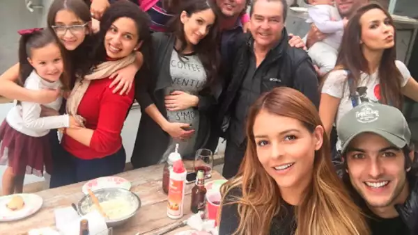 Grettell Valdez, Odalys Ramírez y Patricio Borghetti