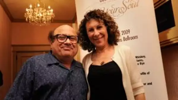 El actor presentó su propia versión de lujo del licor italiano de limones Limoncello en el festival culinario y de cócteles Tales of the Cocktail (Cuentos del Cóctel") en Nueva Orleáns.