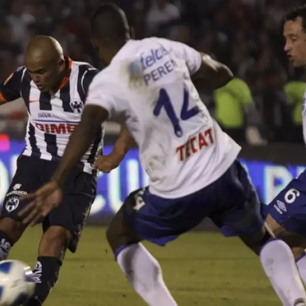 Humberto 'Chupete Suazo' Amaranto Perea defensa cruz azul