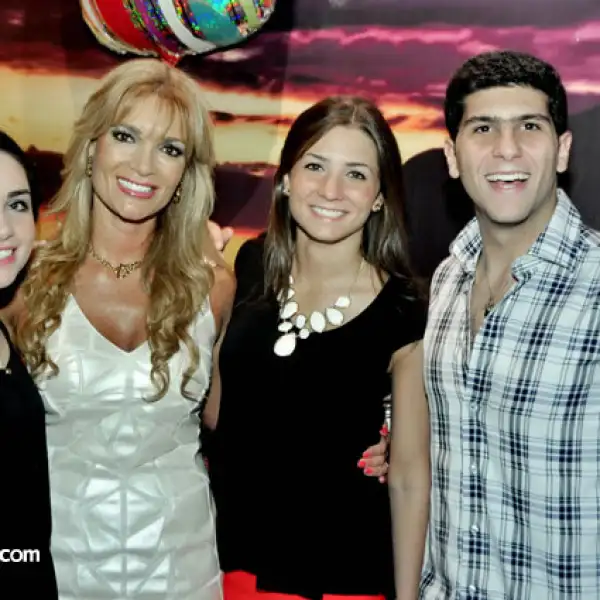 Javiera Poblete, Verónica Lepeley Cambiaso, Catalina Poblete y Steven Handal