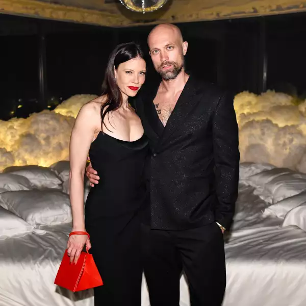 APRESMET 2: PRESENTED BY CARLOS NAZARIO, EMILY RATAJKOWSKI, FRANCESCO RISSO, PALOMA ELSESSER, RAUL LOPEZ, RENELL MEDRANO AND WSA