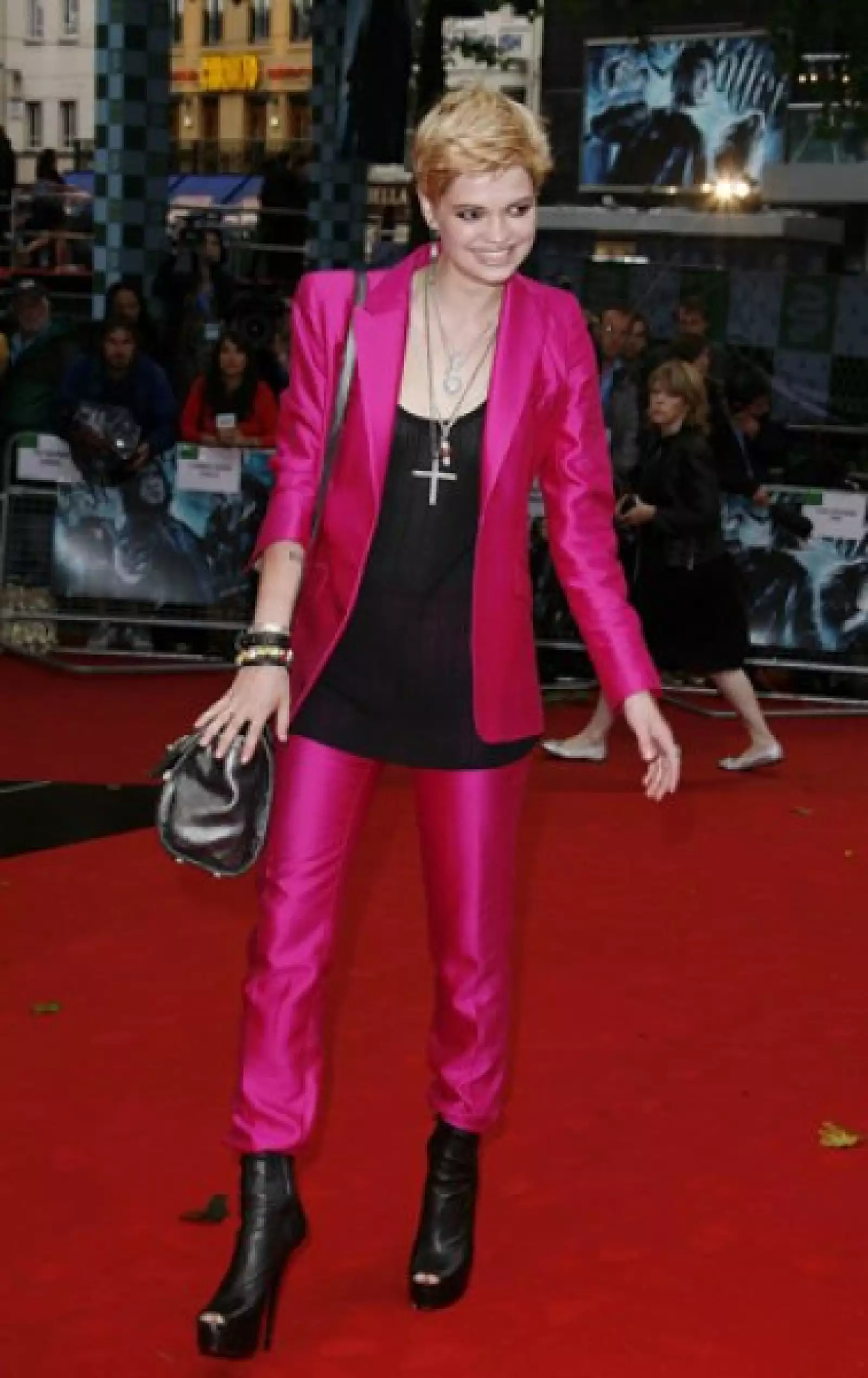 Pixie Geldof, hija del músico Bob Geldof, no se perdió el estreno del famoso mago.