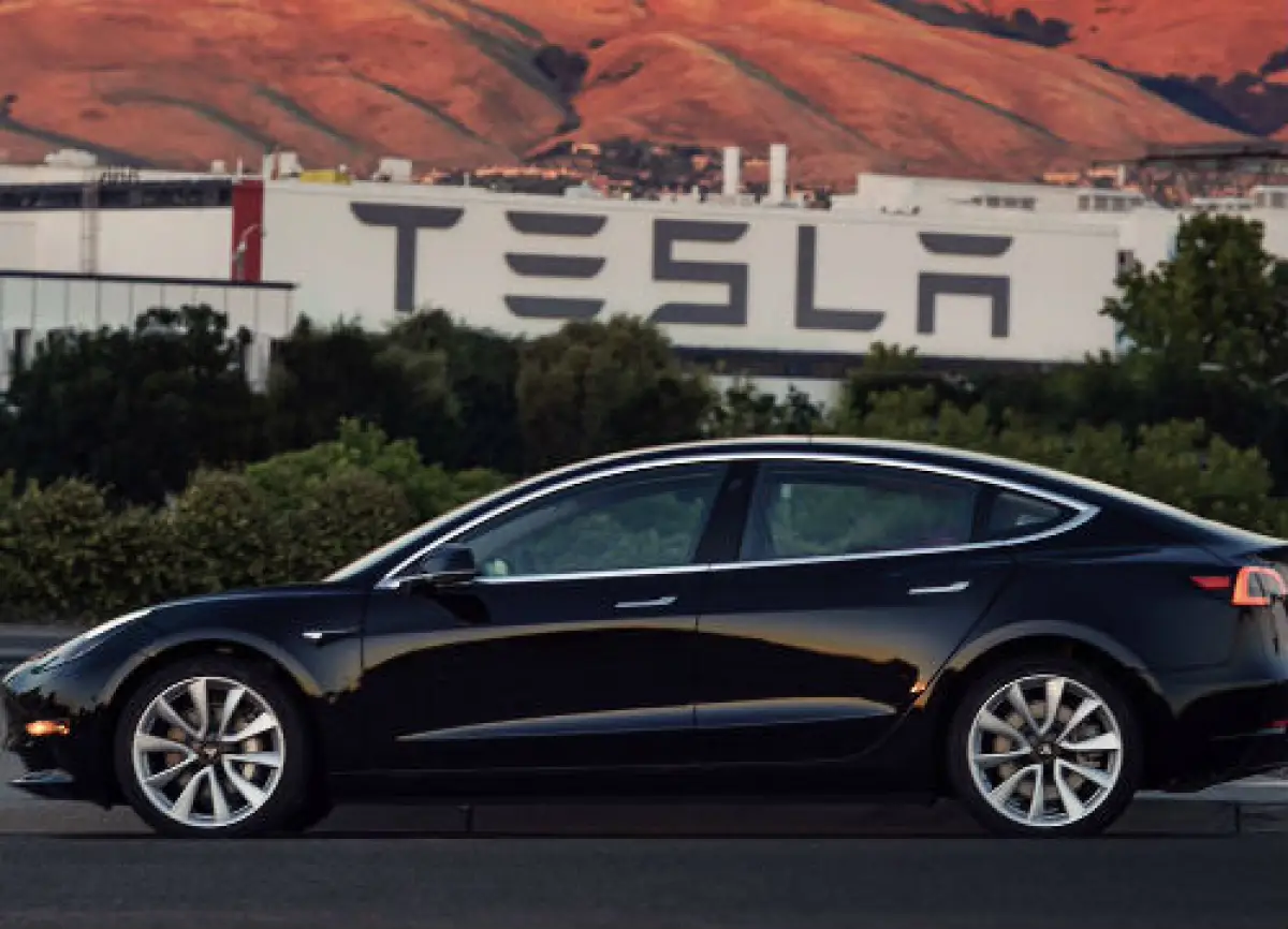 Tesla auto Model 3