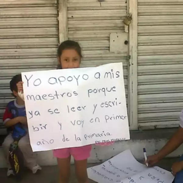 marcha maestros guerrero niña