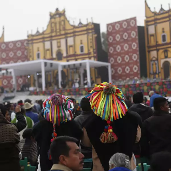 Al tercer día de actividades del papa argentino en el país, acudieron más de 90,000 personas a la misa del pontífice.