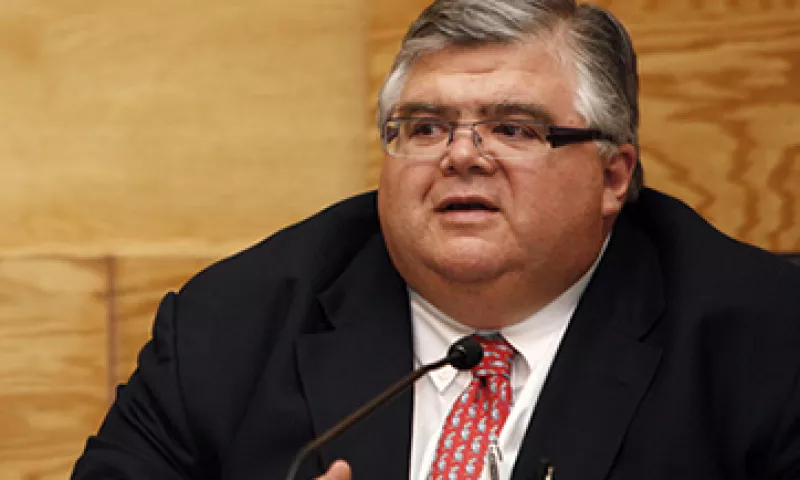 El Banco de México junto con Hacienda deciden mantener subastas hasta por 400 mdd diarios. (Foto: EFE )