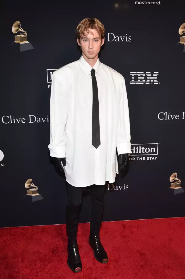 Troye Sivan recuerda la vez que conoció a Harry Styles