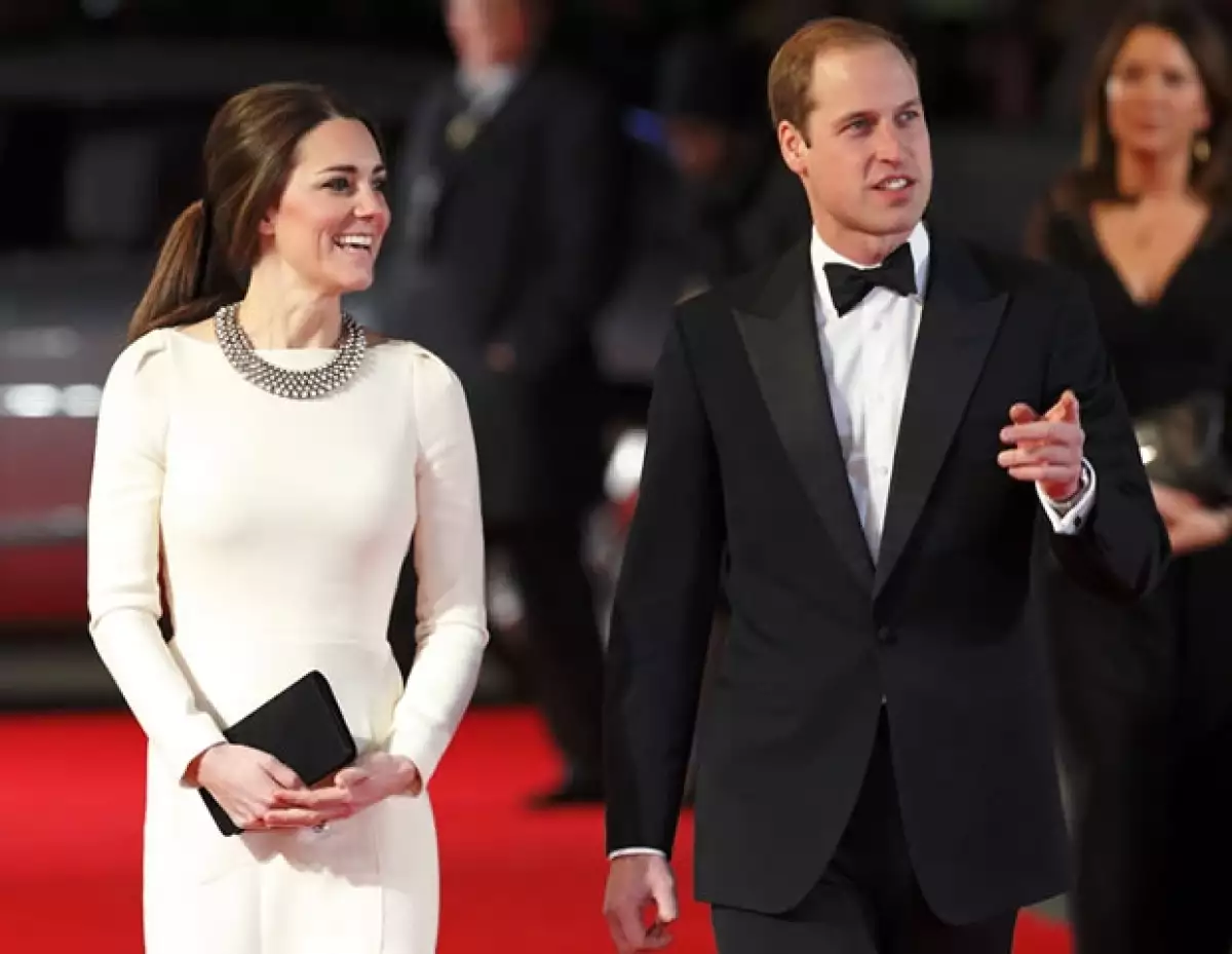 Si eres adicta a la realeza, tienes que conocer la agenda completa de la visita de Guillermo y Kate -y también el pequeño príncipe George- a Oceanía.