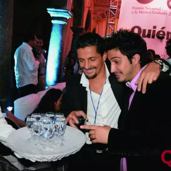 Alejandro Basteri, Alejandro Saldivar