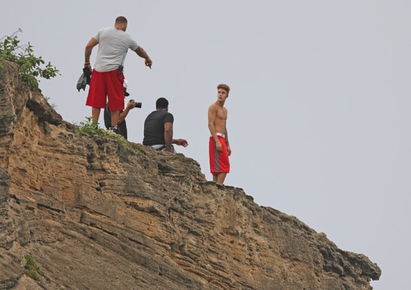 Justin viajó a Hawaii donde se le captó realizando una actividad poco común.
