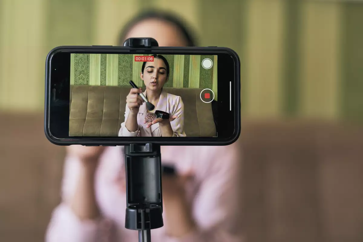 Ser influencer ya es un trabajo real: cuánto cuesta y cuánto deja