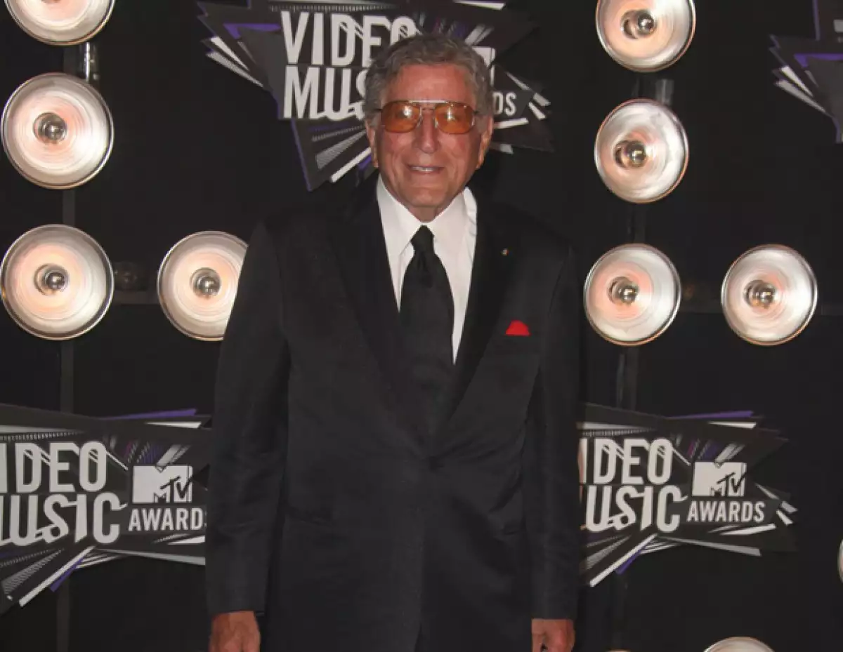 Expresa el cantante que no se interpretó bien lo que dijo sobre la culpa de Estados Unidos en los ataques terroristas del 11 de septiembre.