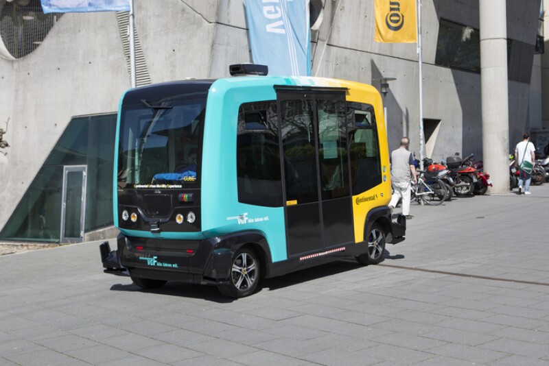 Automóvil moderno con tecnología de Continental