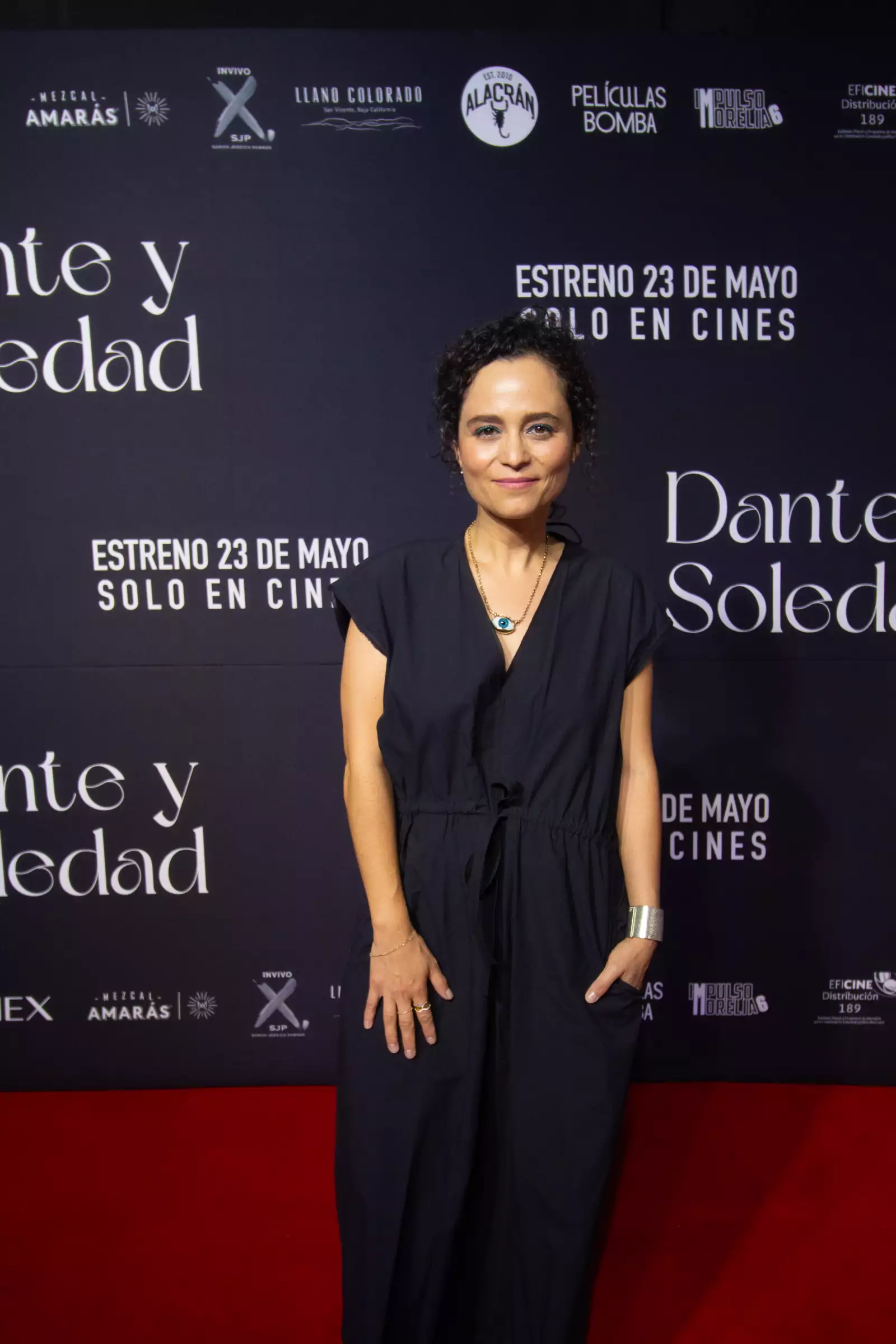 DANTE Y SOLEDAD ALFOMBRA ROJA