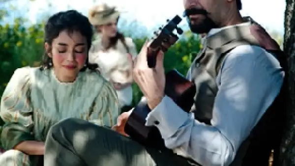 Platicamos con el director de la cinta, quien reunió a Chema Yazpik, Giménez Cacho, Irene Azuela, entre otros, para darle vida a los involucrados en el atentado en contra de Porfirio Díaz en 1897.