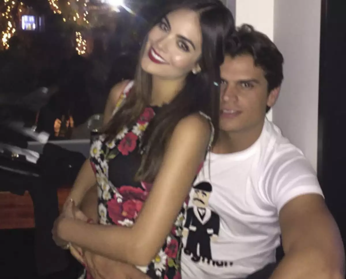 Ximena Navarrete y el empresario Juan Carlos Valladares están comprometidos y lucen más enamorados que nunca.