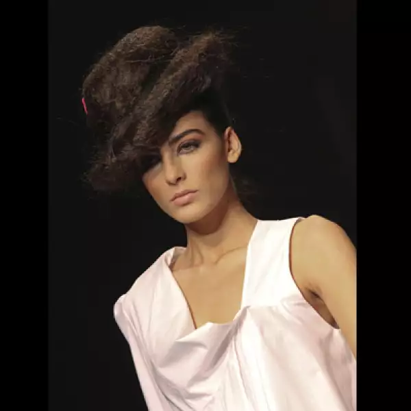 Los diseños del modisto colombiano Piedrahita también acapararon miradas de la concurrencia.