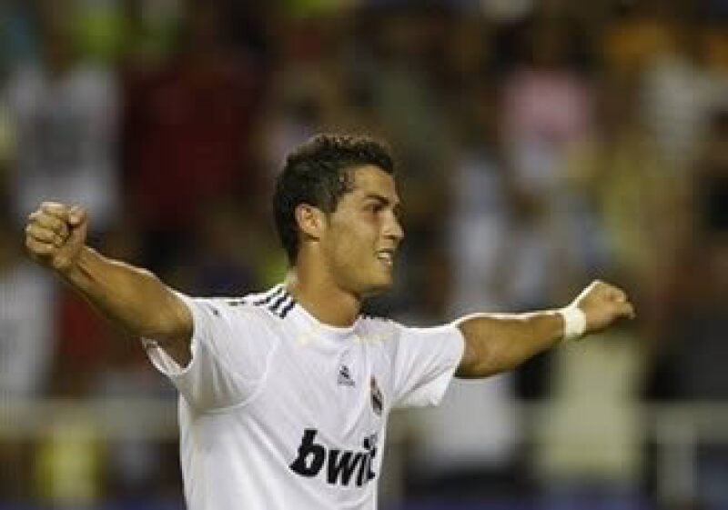 El contrato de Cristiano Ronaldo con el Real Madrid establece que debe dar 40% de lo que gane en publicidad al Club. (Foto: AP)
