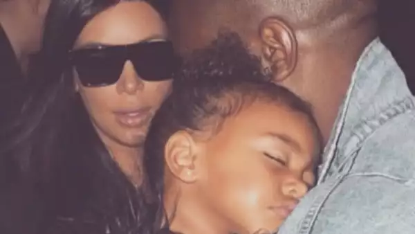 La familia West nos cautivó con esta tierna imagen.