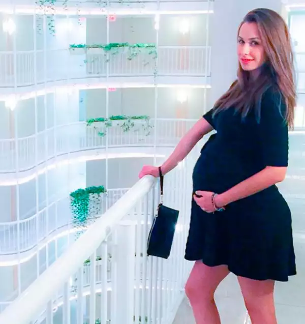 Ni menos guapa luce Odalys, quien dará a luz en menos de un mes.