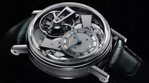 El tourbillon fue creado por Louis Breguet en 1801 para disminuir la gravedad en la marcha del volante en los relojes de bolsillo. En la foto, el modelo Tradición Breguet, Tourbillon a Fusée. (Foto: Cortesía)