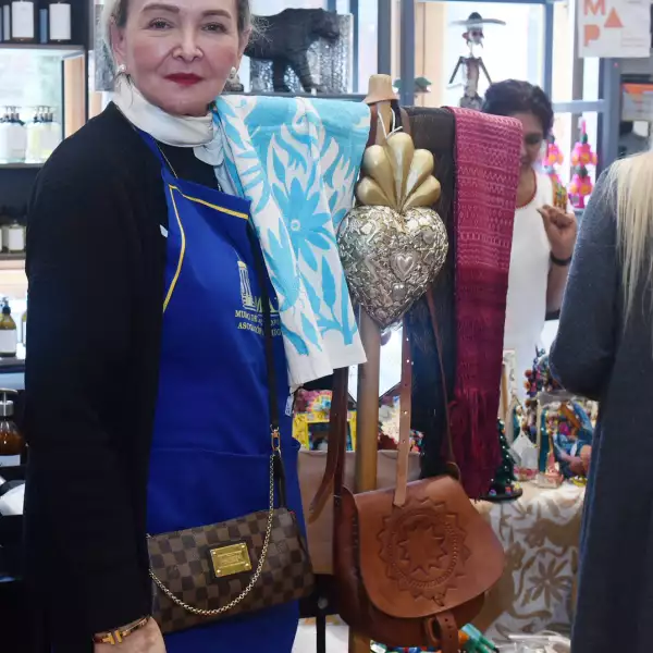 BAZARGILBERTO101022  045.JPG