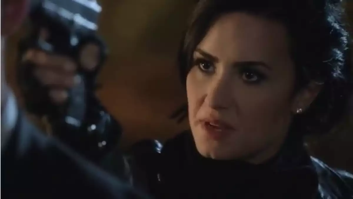 La actriz mexicana y la cantante estadounidense actuaron una escena de pelea entre vampiros para el capítulo final de la segunda temporada de "From Dusk Till Dawn".