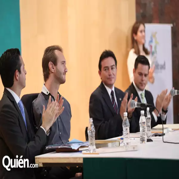 José Luis Oliveros,Nick Vijicic,Silvano Aureoles,Daniel Ávila