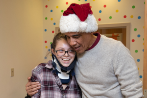 Barack Obama entregó los regalos en las salas de juego y en las habitaciones. (Foto: Children's National)